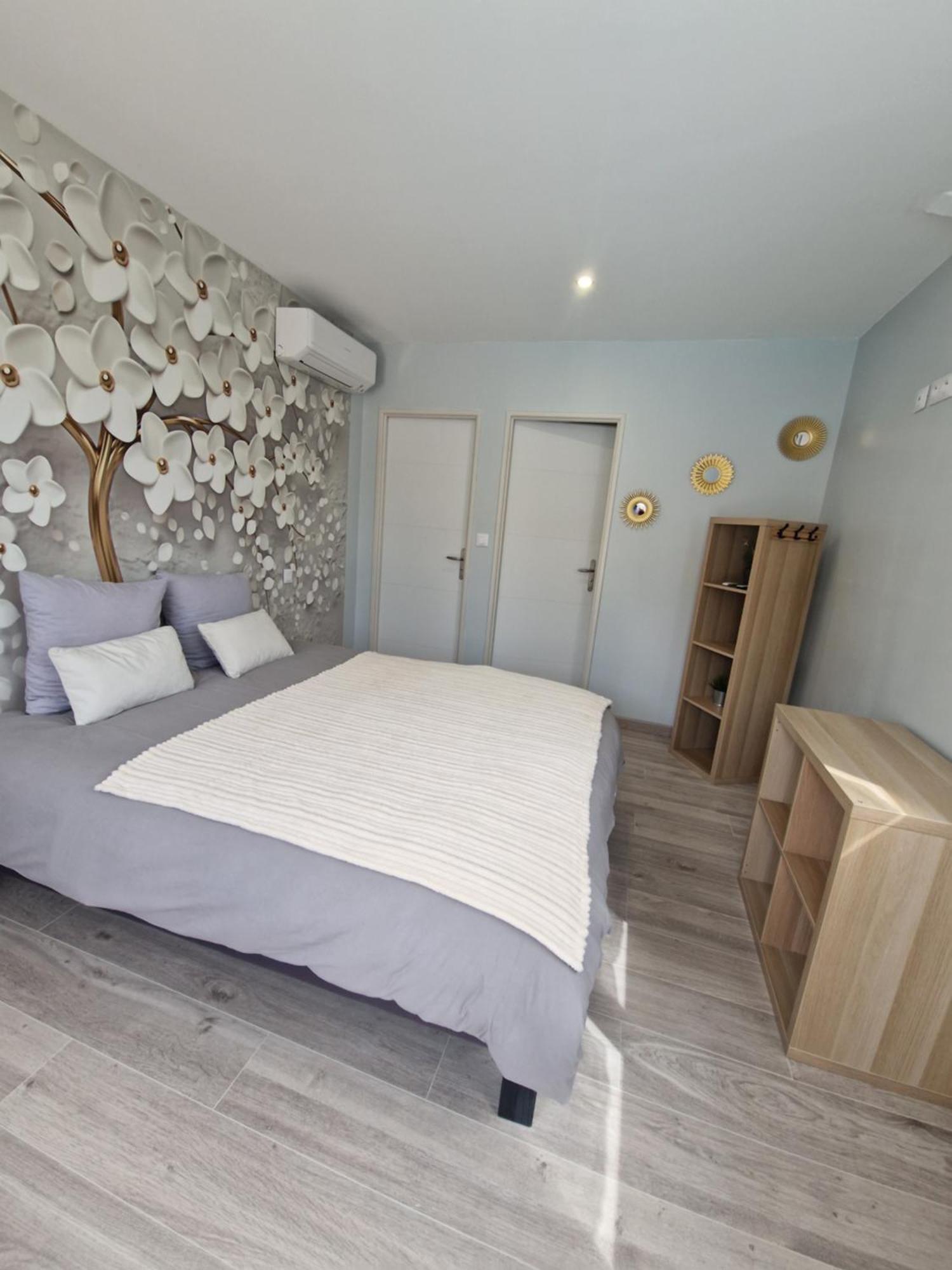 Les Restanques De Camelie Hotel Saint-Thomé Екстериор снимка
